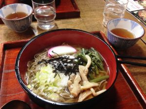 cviajar japon - comer en Tsumagoviajar japon - comer en Tsumago